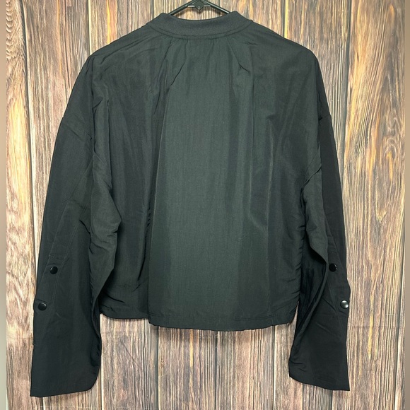 NIKE SPORTSWEAR WOVEN PULLOVER WOMENS BOMBER - SIZE XS - Picture 2 of 4